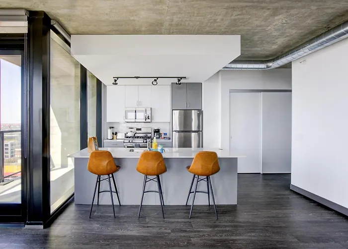 2br Designer Loft Modern Luxe In Center Appartamento *
