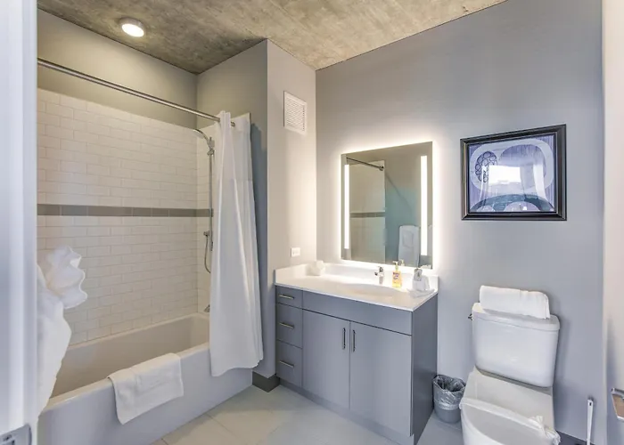 Appartamento 2br Designer Loft Modern Luxe In Center *