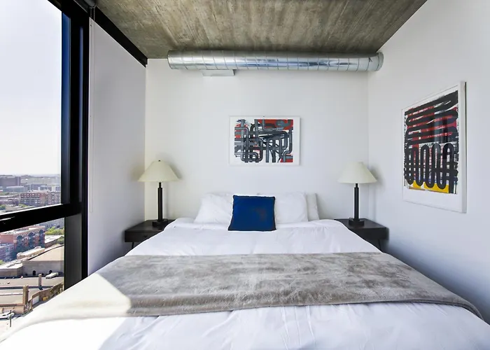 Appartamento 2br Designer Loft Modern Luxe In Center *