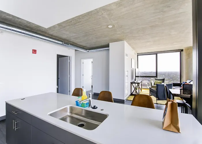 2br Designer Loft Modern Luxe In Center Chicago