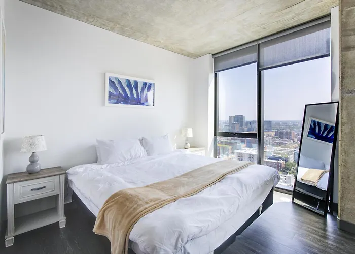 2br Designer Loft Modern Luxe In Center *