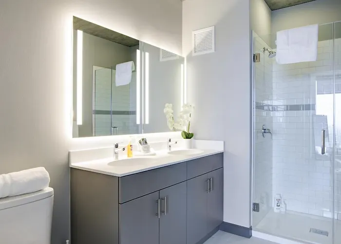 2br Designer Loft Modern Luxe In Center Appartamento *